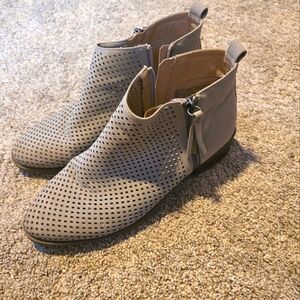 Women's size 9 1/2 Beige Ankle Boots